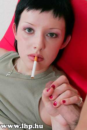 Dohányzó lányok 021